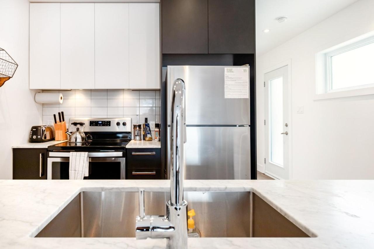 Sleek Condo In The Heart Of Little Italy By Den Stays 蒙特利尔 客房 照片