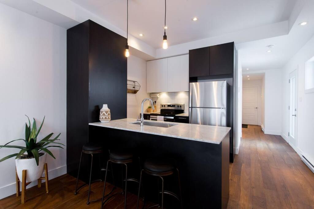 Sleek Condo In The Heart Of Little Italy By Den Stays 蒙特利尔 外观 照片