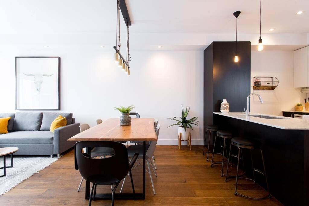 Sleek Condo In The Heart Of Little Italy By Den Stays 蒙特利尔 外观 照片