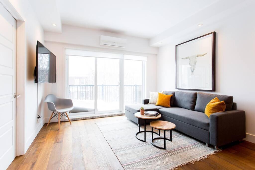 Sleek Condo In The Heart Of Little Italy By Den Stays 蒙特利尔 外观 照片