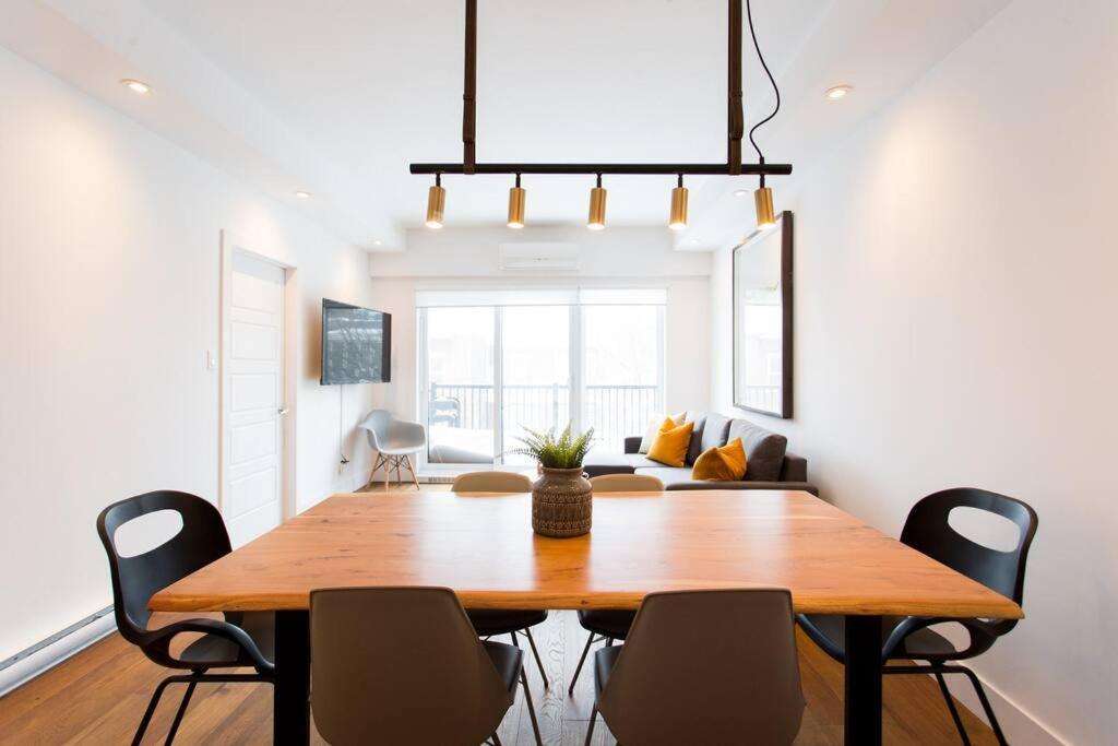 Sleek Condo In The Heart Of Little Italy By Den Stays 蒙特利尔 外观 照片