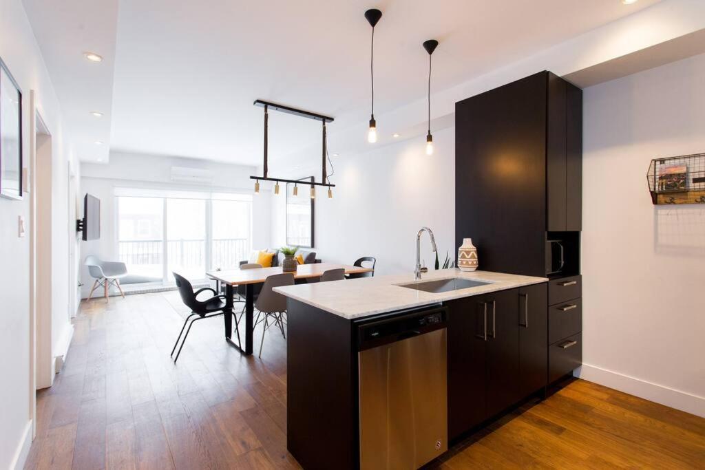 Sleek Condo In The Heart Of Little Italy By Den Stays 蒙特利尔 外观 照片